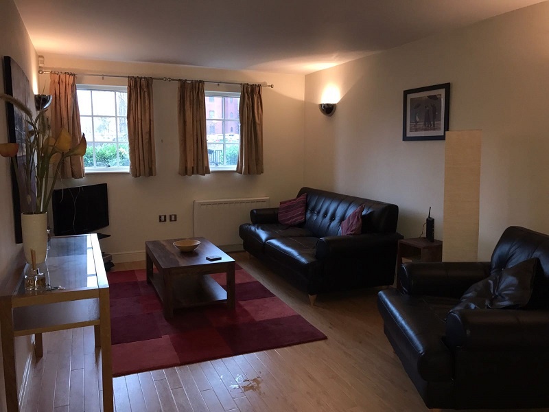 ground floor ensuite apartment facing the canal in Chester